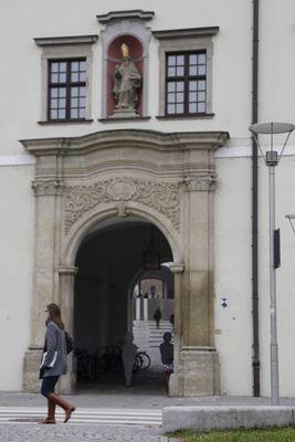 Serie Passau: St. Nikola Kloster - Durchgang