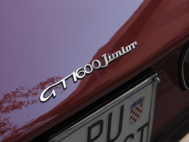 Alfa-Romeo-GT-1600-Junior-Schriftzug-IMG_1302.JPG
