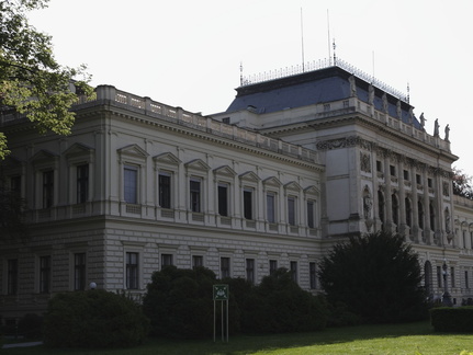 Uni Graz, Serie: die Front der Aula 