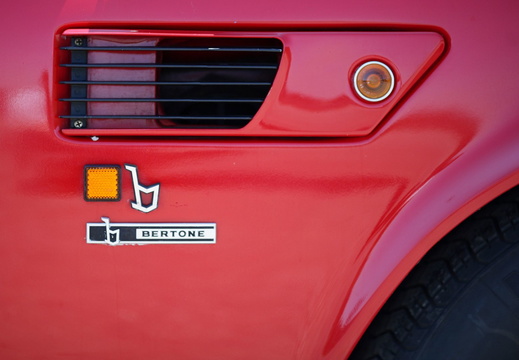 Serie: Fiat Dino - Der Bertone Schriftzug 